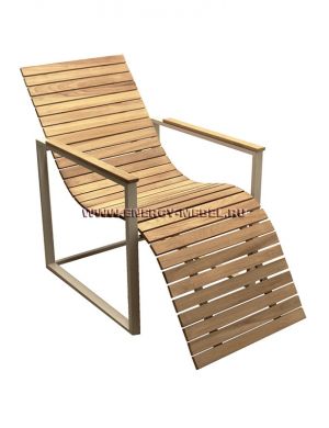 Деревянное кресло в зону отдыха