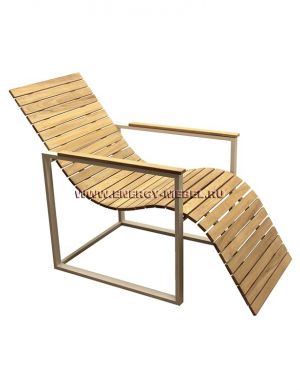 Деревянное кресло в зону отдыха